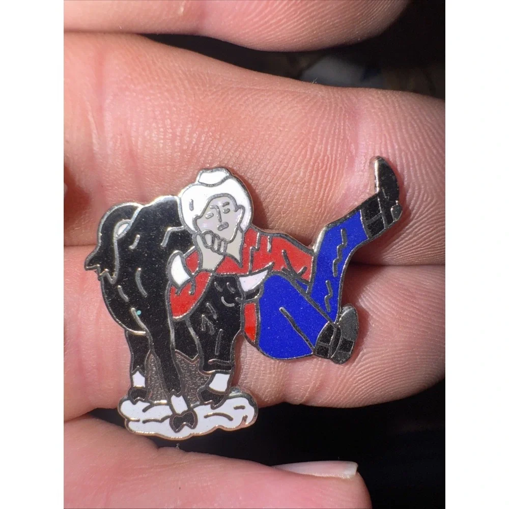 2pcs Vintage Rodeo Cattle Wrestler Cowboy Pins Buying Two